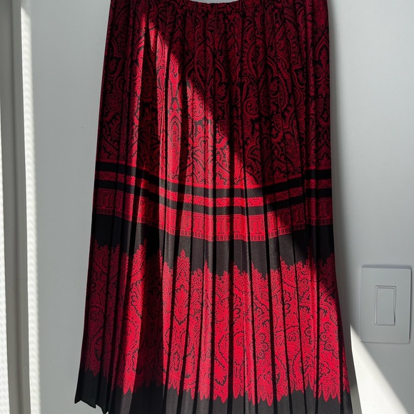 Circa 1970’s MOD Black and Red Blazer & Skirt Set - Picture 16 of 16